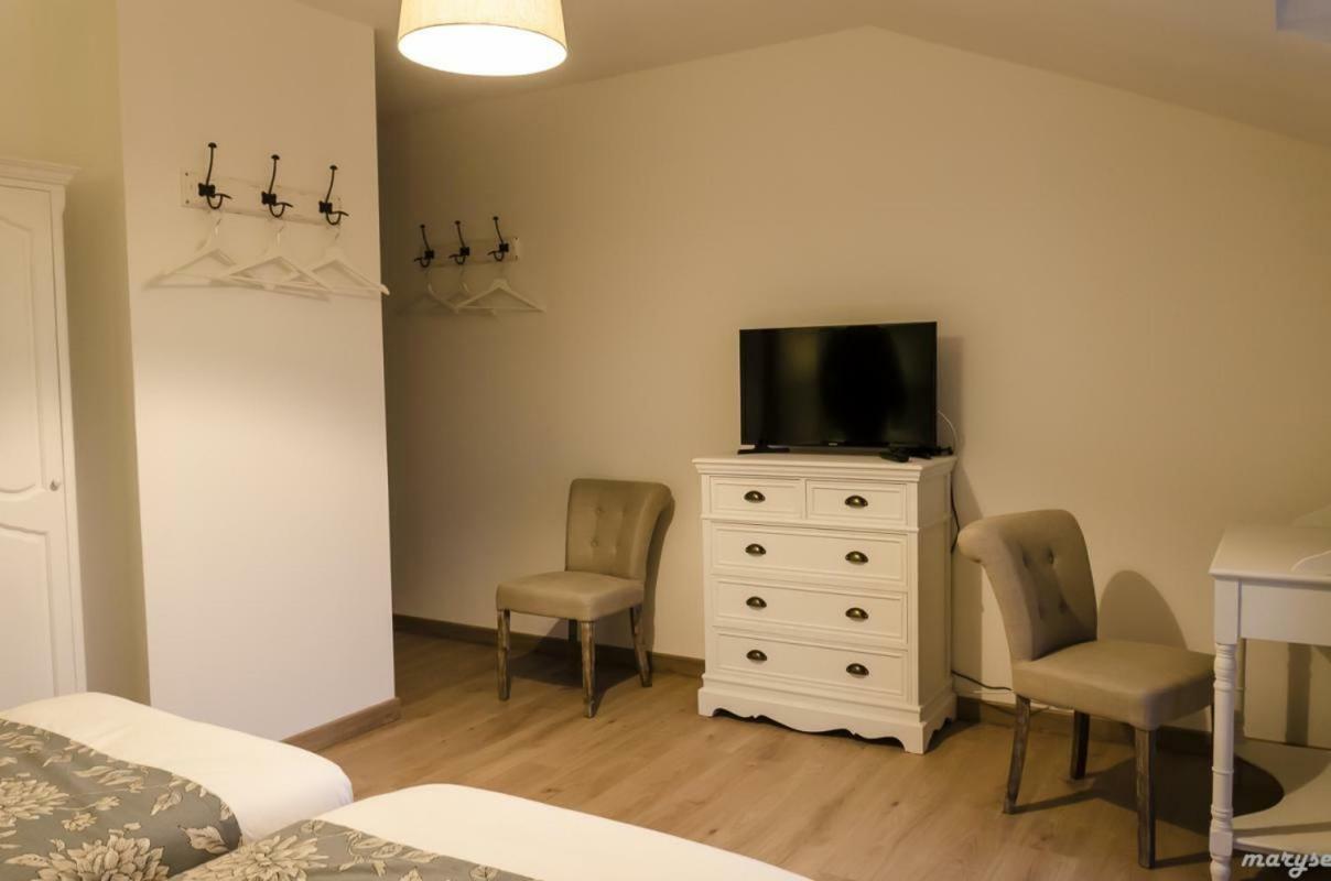 Villa La Maternite Villieu Екстериор снимка
