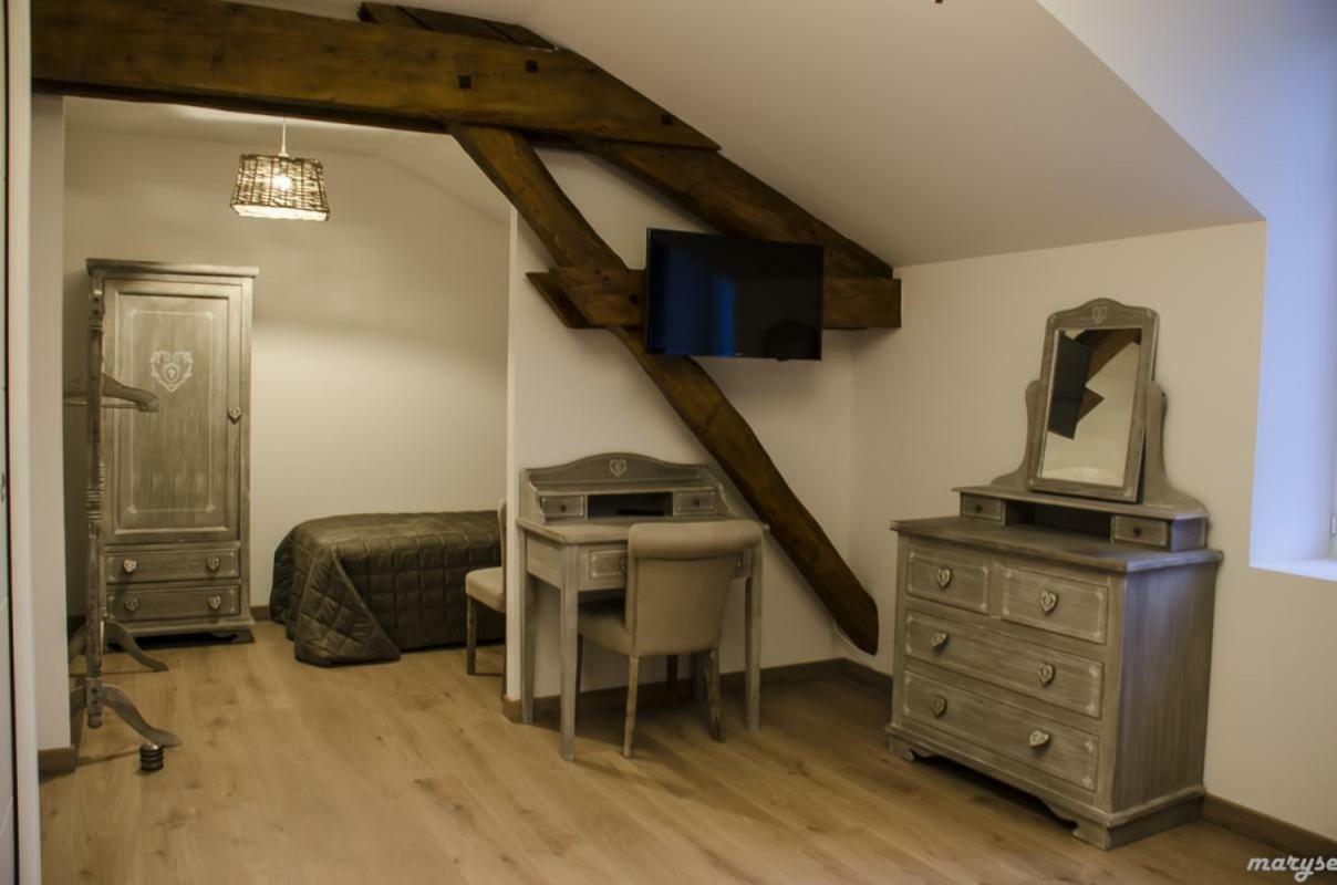 Villa La Maternite Villieu Екстериор снимка